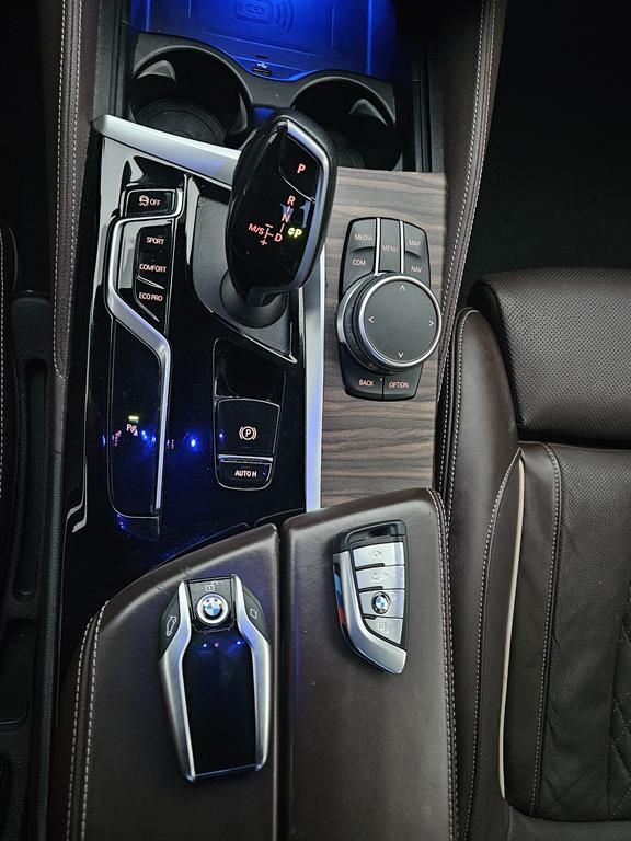 BMW 5시리즈(7세대) 523d M 스포츠팩 - 이미지 13