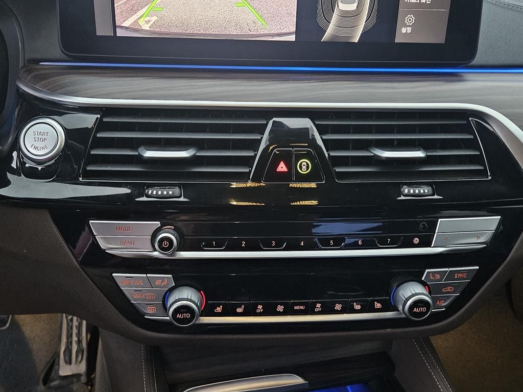 BMW 5시리즈(7세대) 523d M 스포츠팩 - 이미지 14