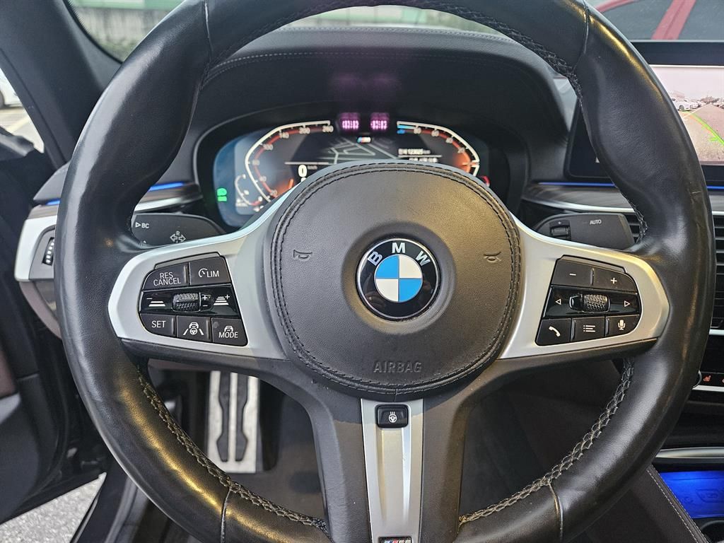 BMW 5시리즈(7세대) 523d M 스포츠팩 - 이미지 5