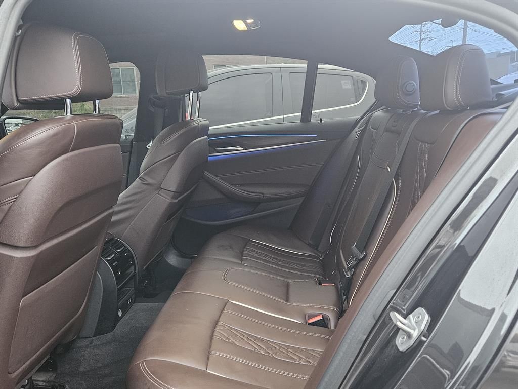 BMW 5시리즈(7세대) 523d M 스포츠팩 - 이미지 8