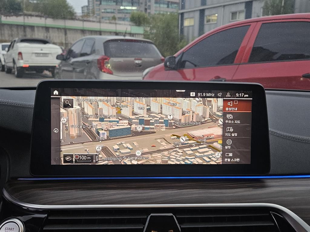 BMW 5시리즈(7세대) 523d M 스포츠팩 - 이미지 9